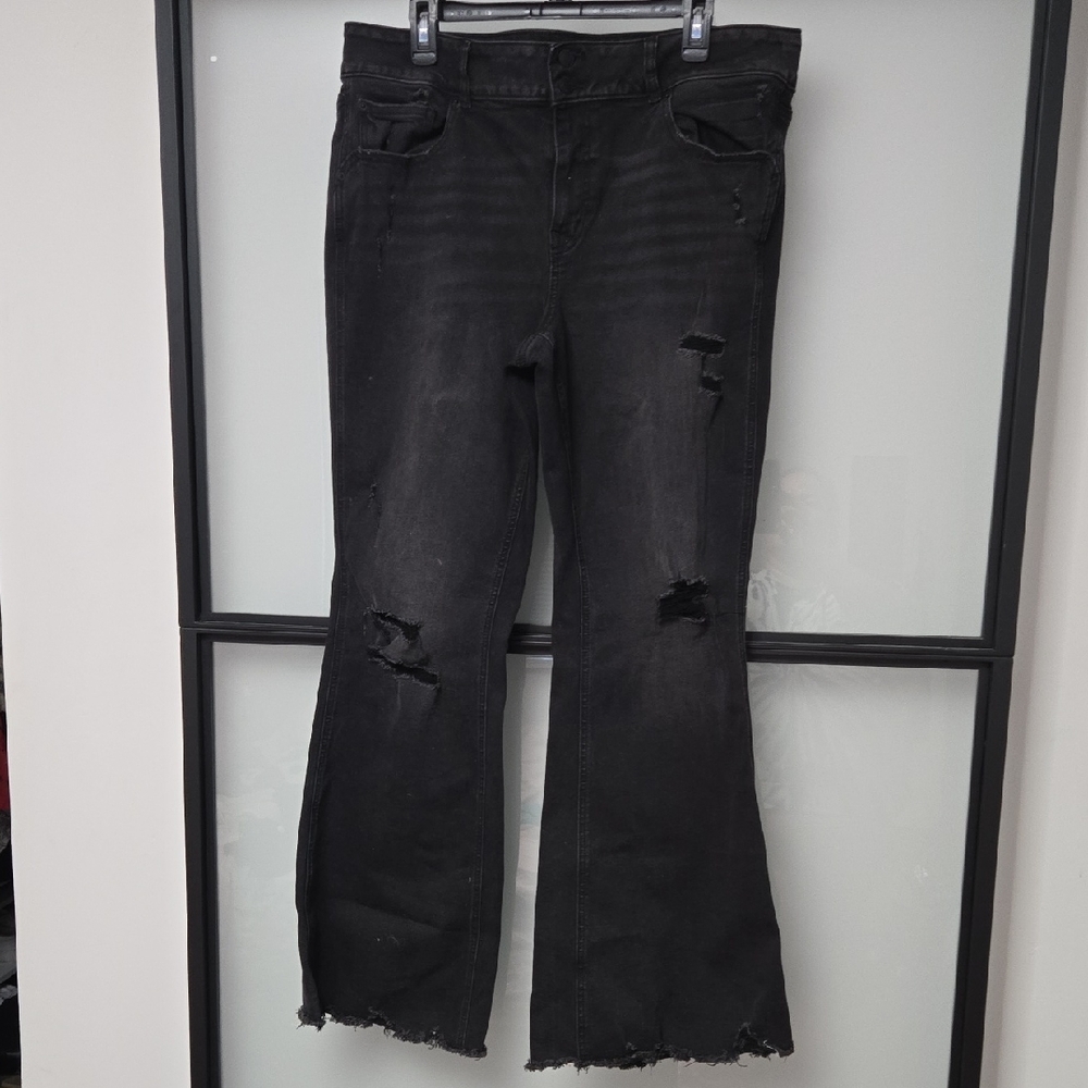 M JEANS FLARE MID RISE BLACK. SZ 18